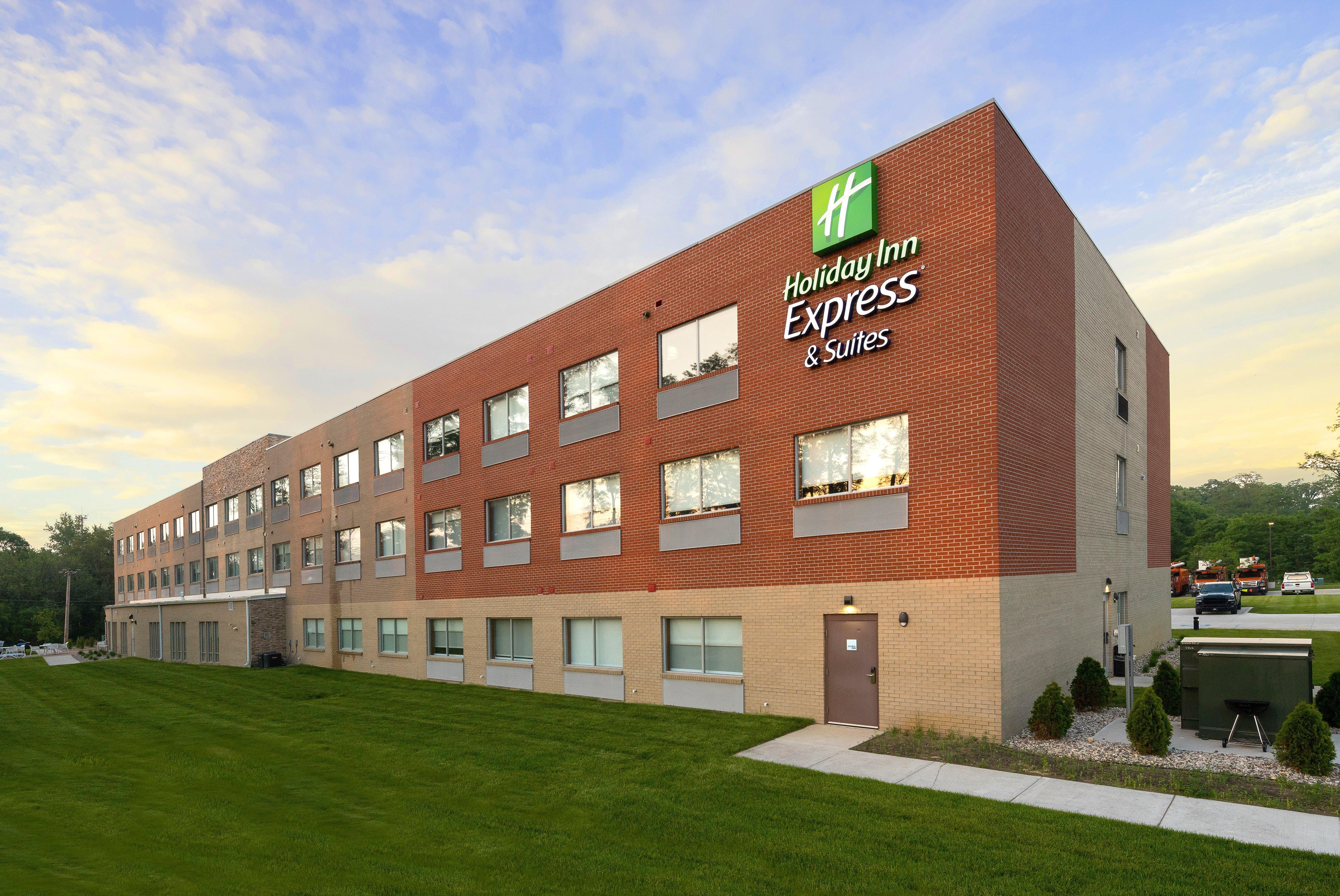 Holiday Inn Express & Suites - Portage By Ihg Экстерьер фото